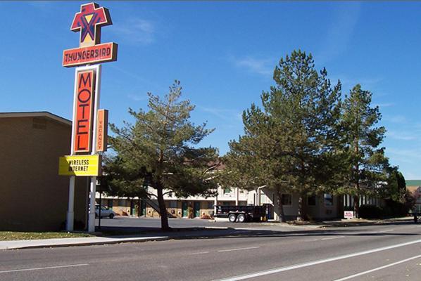 Thunderbird Motel โพคาเทลโล ภายนอก รูปภาพ